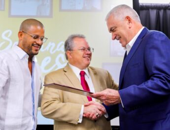 Centro Unido de Detallistas reconoce al presidente de Senado por su constante apoyo a las Pymes