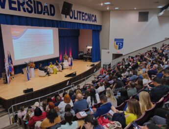 Más de 300 líderes educativos se reúnen para fortalecer liderazgo escolar