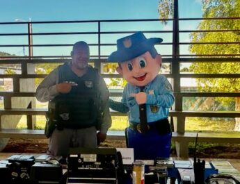 [MANATÍ] Policía participa en feria de seguridad escolar