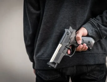 [BARCELONETA] Hurto de un arma de fuego del interior de un vehículo