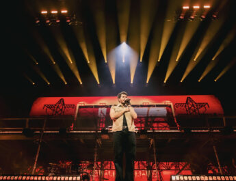 SEBASTIÁN YATRA  VUELVE A CASA Y CONVIERTE BOGOTÁ EN EL CORAZÓN DE SU “ENTRE TANTA GENTE TOUR”