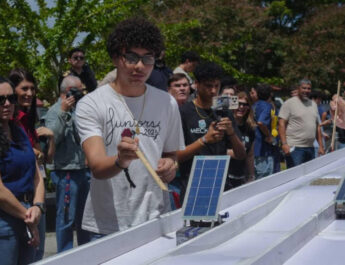 Décima Competencia de Carritos Solares reúne a 16 escuelas públicas