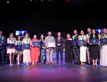Hospital Municipal de San Juan celebra ceremonia de graduación de 49 médicos residentes
