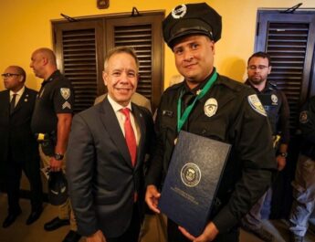 [SAN JUAN] Reconocen labor de la Policía Municipal en Valores del Año
