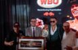 La OMB reconoce a David Benavidez en Puerto Rico junto a leyendas del boxeo mexicano