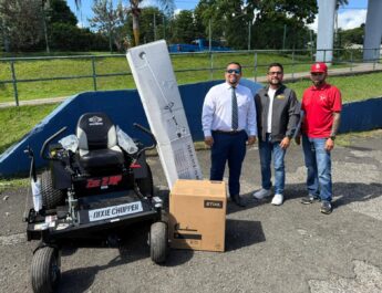 [CIALES] Joito Colón entrega equipos para parques deportivos