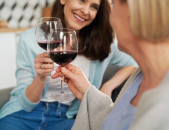 Celebra a mamá con los incomparables vinos de Ribera del Duero y Rueda