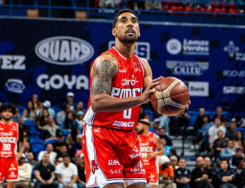 Jezreel De Jesús alcanza 5,000 puntos en el BSN