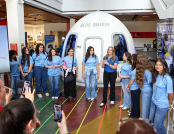 [CAGUAS] Exhibirán cápsula usada por Deborah Martorell durante su preparación para viajar al espacio