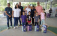 Alcaldesa de Aguas Buenas entrega bultos y efectos escolares a 300 estudiantes del sistema público
