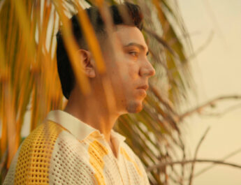 Javi Meléndez presenta “Un Vallenato”, una fusión afrobeat que rinde homenaje al Caribe colombiano