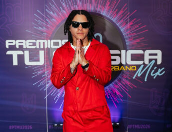 Kingzy Brilla En La Alfombra Azul De Premios Tu Música Urbano Mix 2026