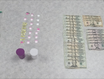 [ARECIBO] Policía ocupa heroína, cocaína y dinero en efectivo durante intervención en residencial