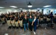 Más de 200 estudiantes reciben orientación durante el primer encuentro de la campaña “Cuando Una Mujer Alza Su Voz”