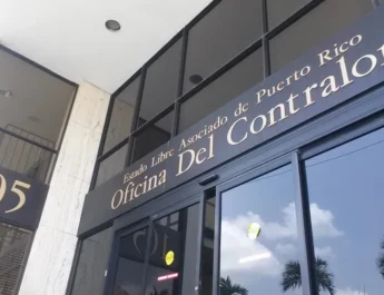 Contralora revela fallas en controles internos y contrataciones de la Junta de Retiro