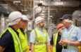 DDEC visita embotelladora para garantizar suministro de agua ante sequía