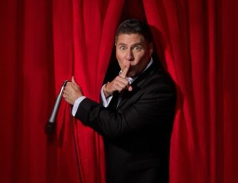 El Late Night con Raymond Arrieta suma nuevas funciones ante la gran acogida del público