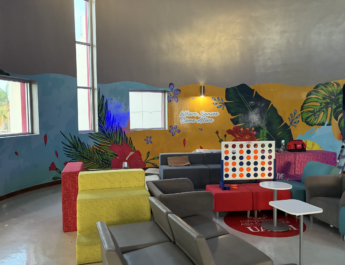 Discover Puerto Rico y UAGM inauguran renovada Plazoleta en ISHCA