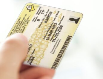 [ARECIBO] Aumentan reclamos para que CEE investigue alegadas tarjetas electorales no oficiales