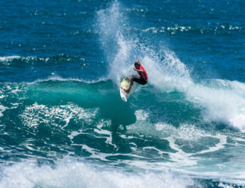 Se intensifica la competencia en el Día 4 del Mundial Junior de Surfing 2026